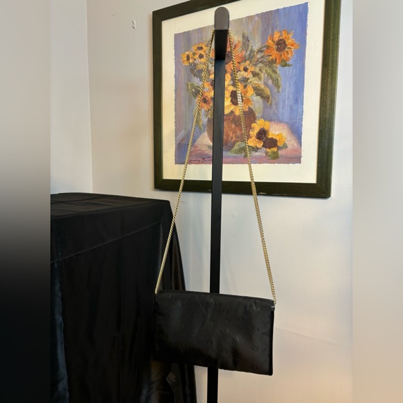 Authentic DIOR Vintage CD Black Crossbody Bag Gold Tone - Picture 4 of 14